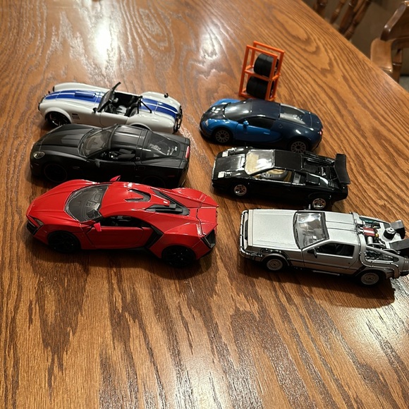 Bulk 1/24 Model Cars - Picture 2 of 4